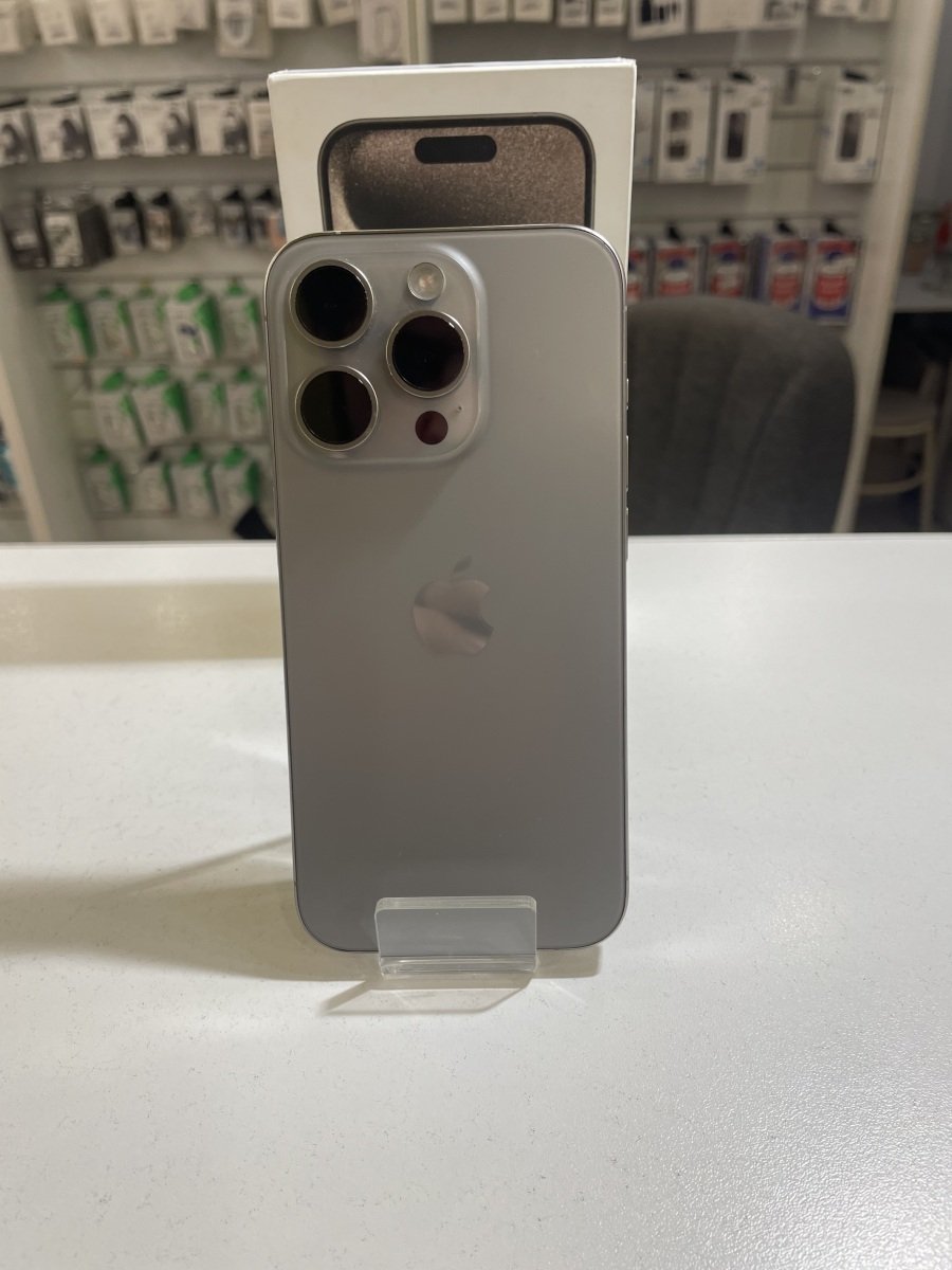 iPhone 15 pro 128 gb