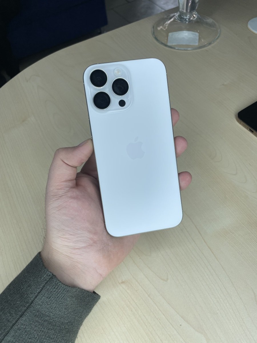📱 iPhone 16 Pro Max 256GB — как новый, АКБ 100%, 3 цикла