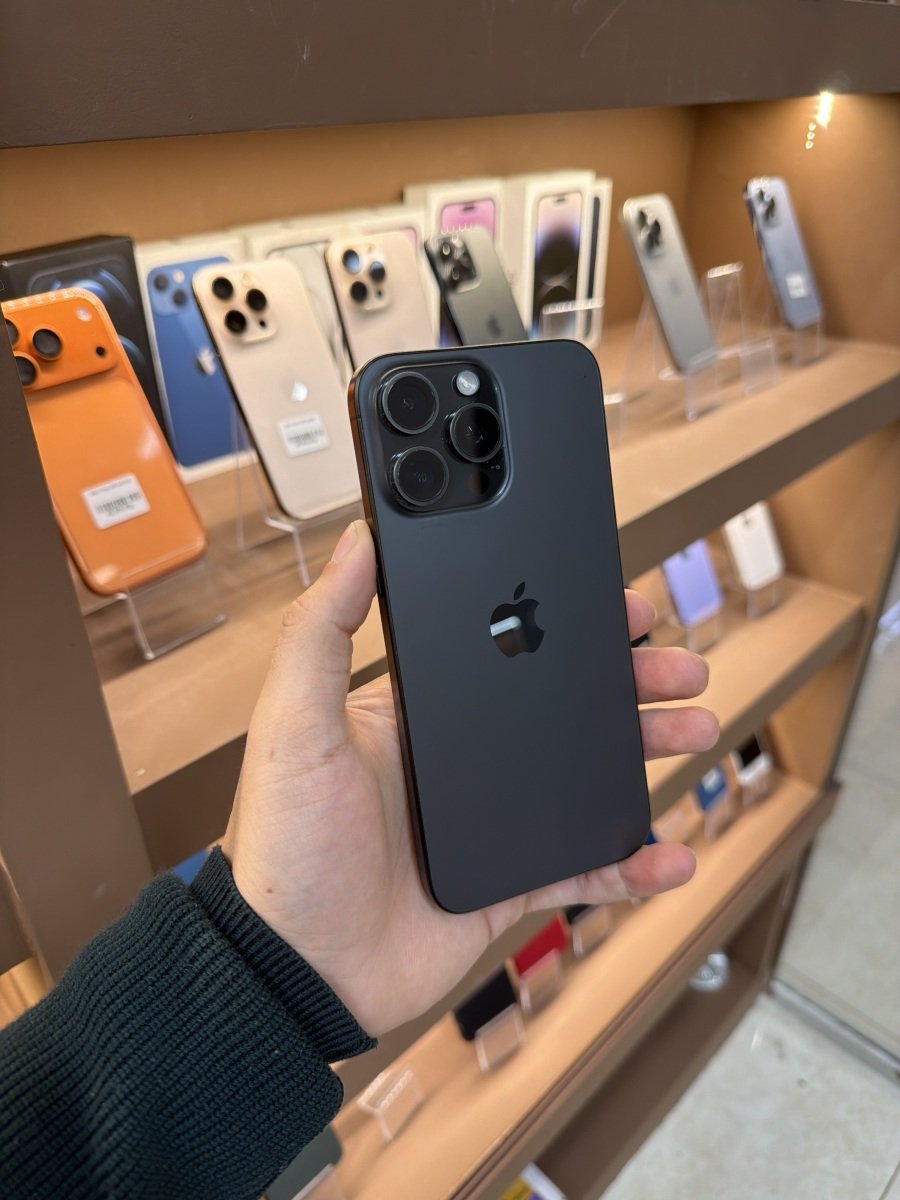 15 Pro Max 1tb акб:87%