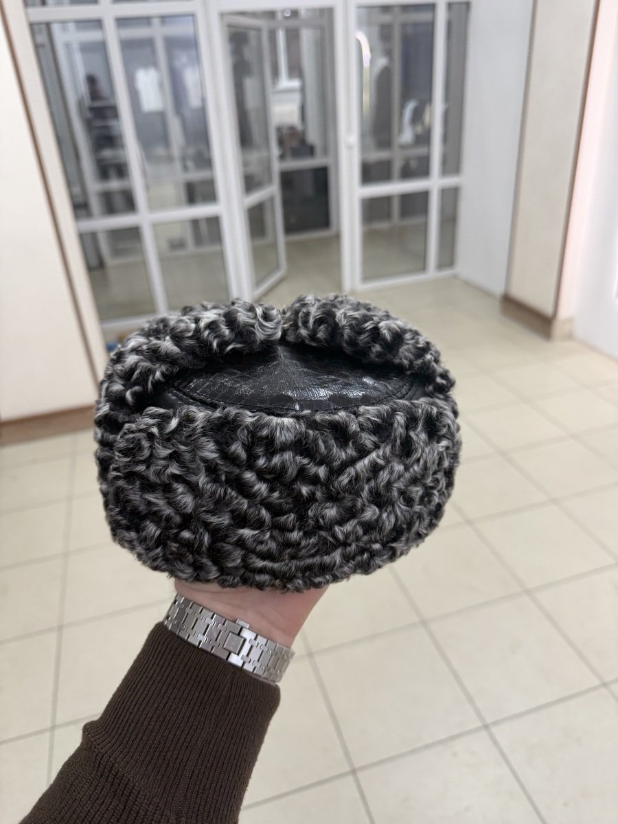 Каракулевые шапки