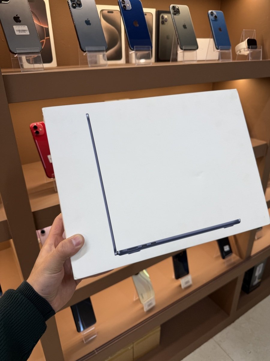 MacBook air 13 m4 16/256