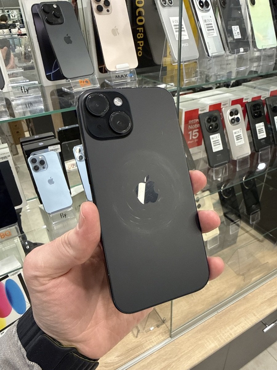 iPhone 15 256gb 93%. Полный комплект. Есть царапины на экране и сколы