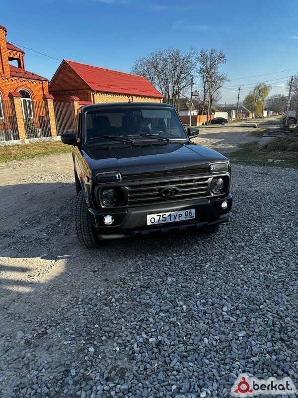 Нива блэк 21 год в идеальном состоянии