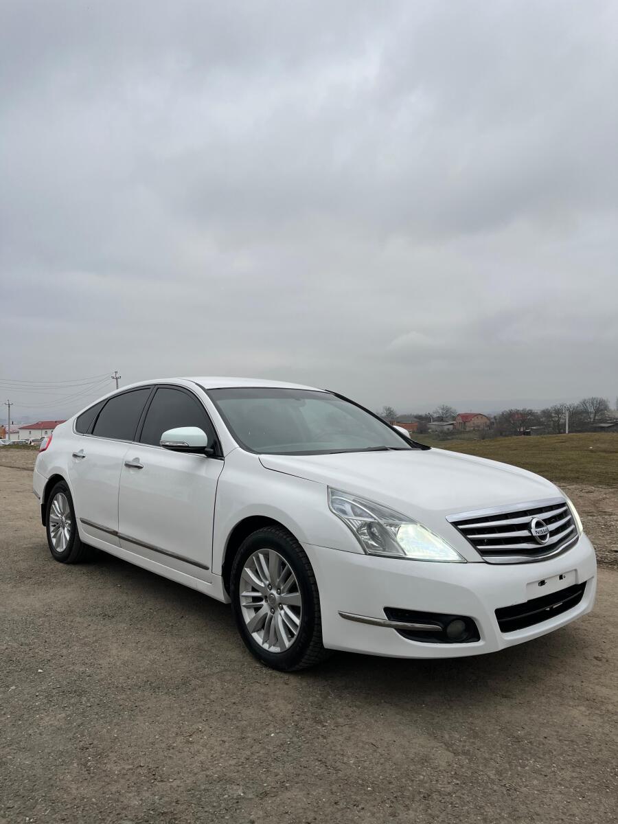 Ниссан теана 2011