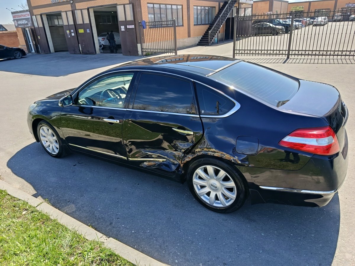 Нисан Тиана