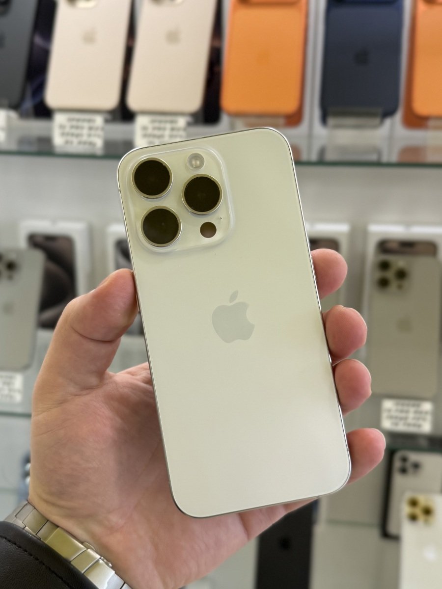 iPhone 15 pro 128 gb АКБ 87% белый