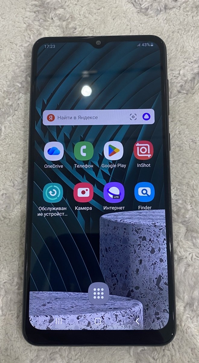 Продаю телефон Samsung Galaxy A02 телефон отличном состоянии ни микро