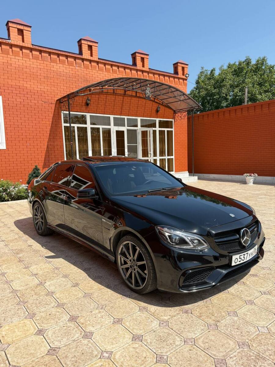 Mercedes Benz E 500 AMG 5.5/388л