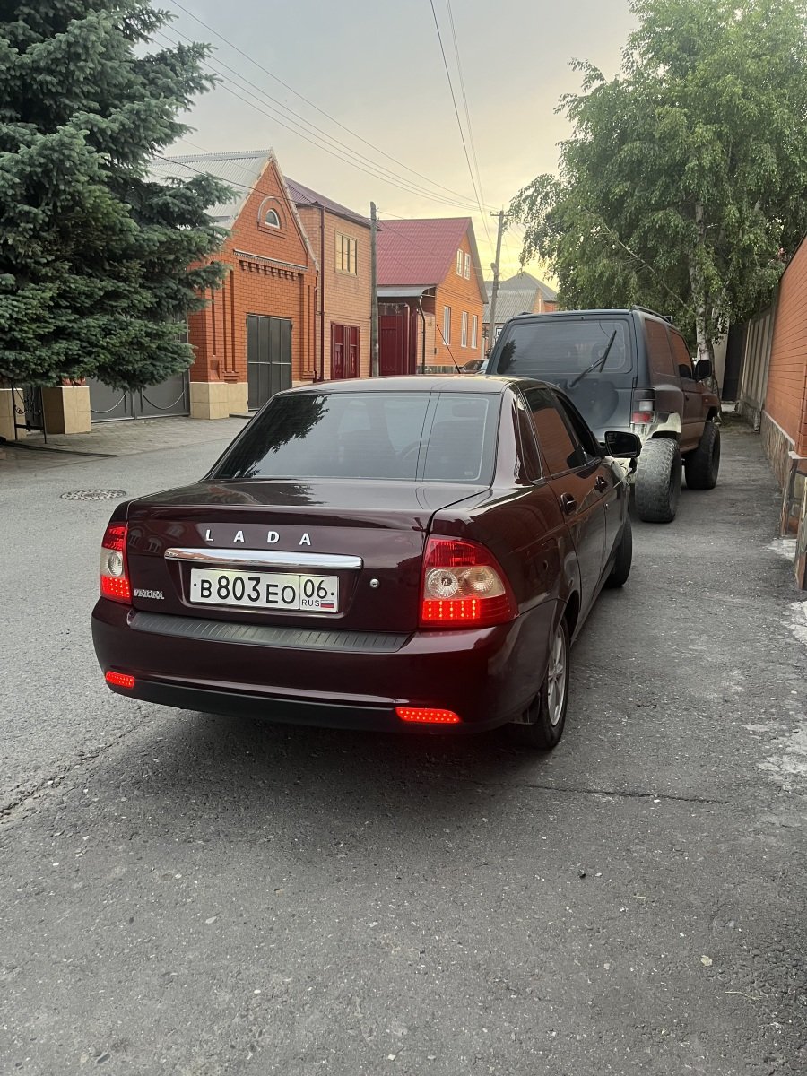 Lada Priora 2012 г. Стоит газ Шумка полностью в отличном состоянии.