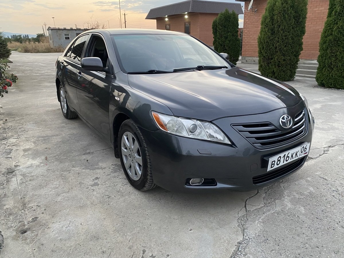 Toyota Camry 40
