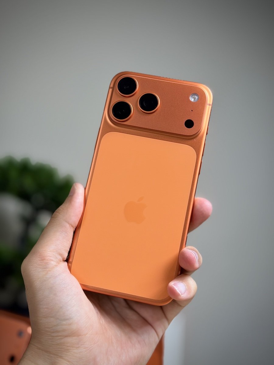 iPhone 17 про Макс 256гб (АКБ 100% 12 циклов) почти новый телефон